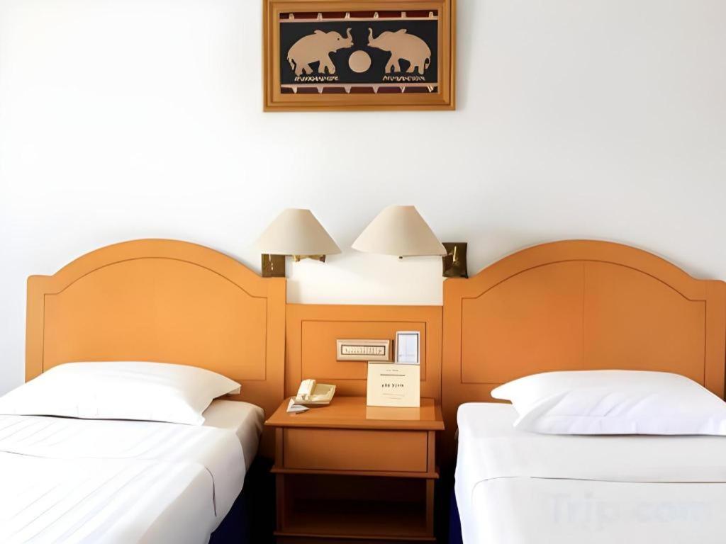 Hotel Marcopolo Bandar Lampung Exterior foto