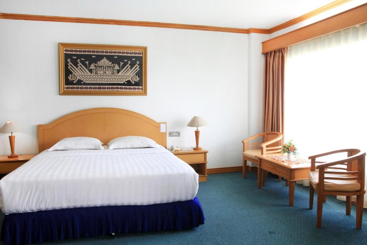 Hotel Marcopolo Bandar Lampung Exterior foto