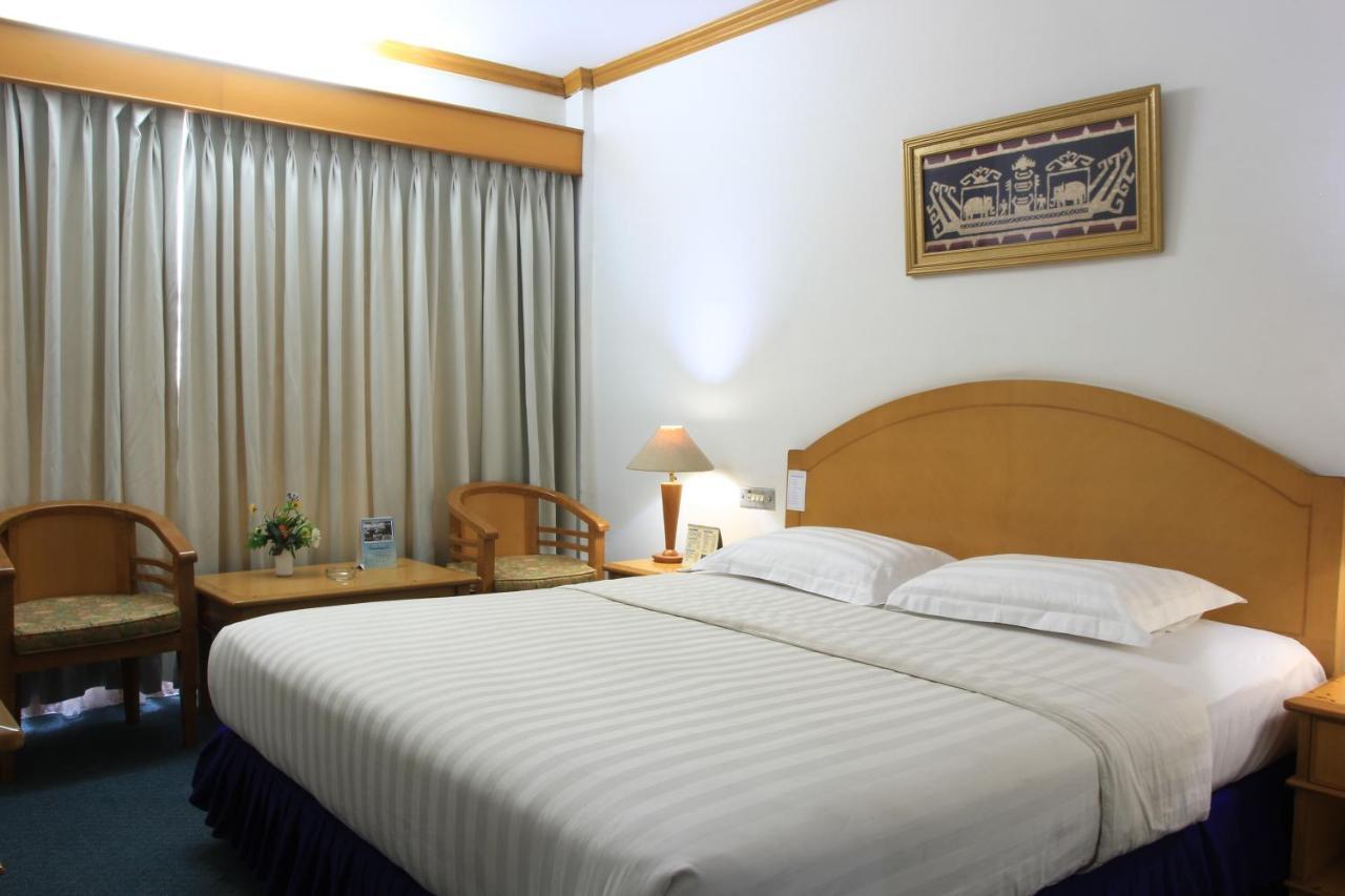 Hotel Marcopolo Bandar Lampung Exterior foto